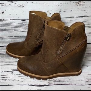 UGG Brown Myrna Lodge Wedge Booties size 5